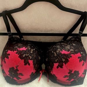 Victoria’s Secret Bombshell Bra • 36C pink/black